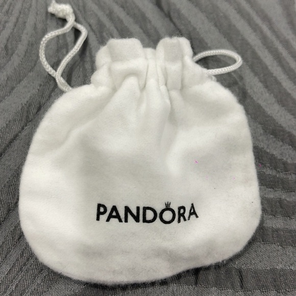Original Pandora with a red heart no tags never used - Picture 6 of 6